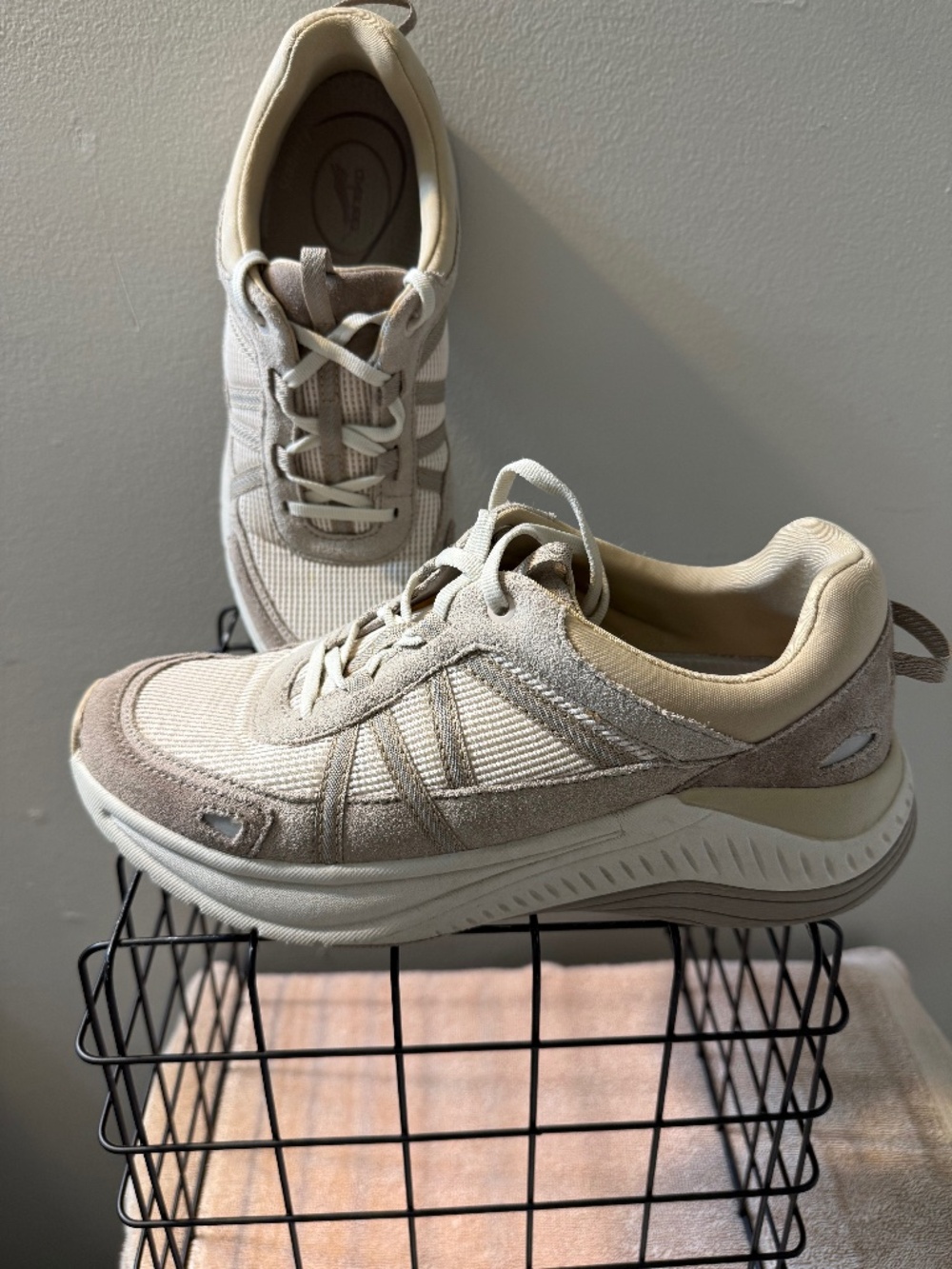 Women’s Dansko Nursing Sneakers - Picture 9 of 9